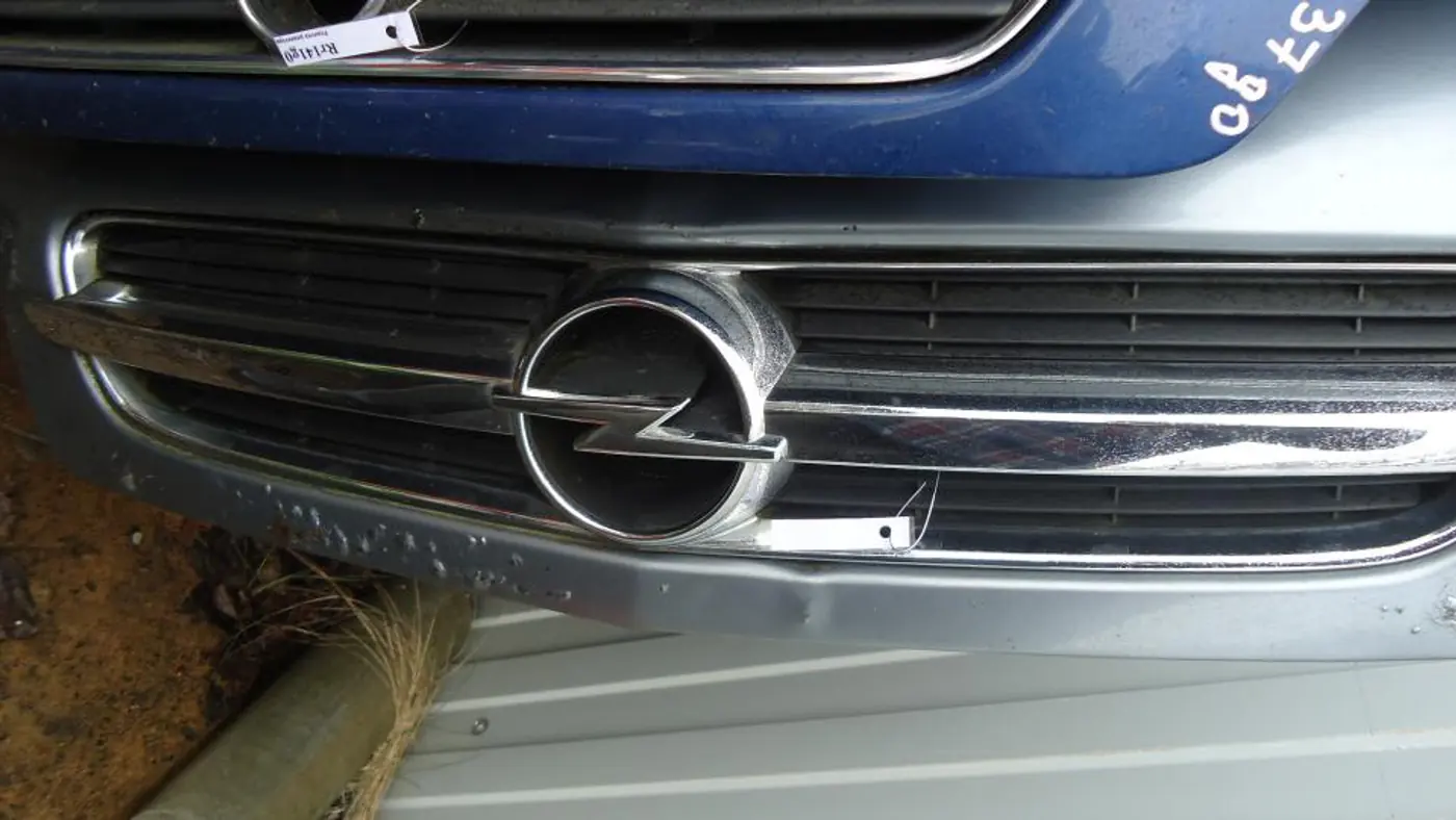 Решетка радиатора к Opel Vectra 2004