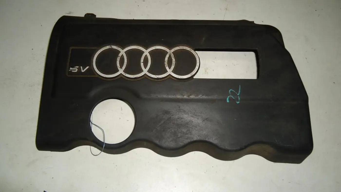 Декоративная крышка двигателя  к Audi A4 1996