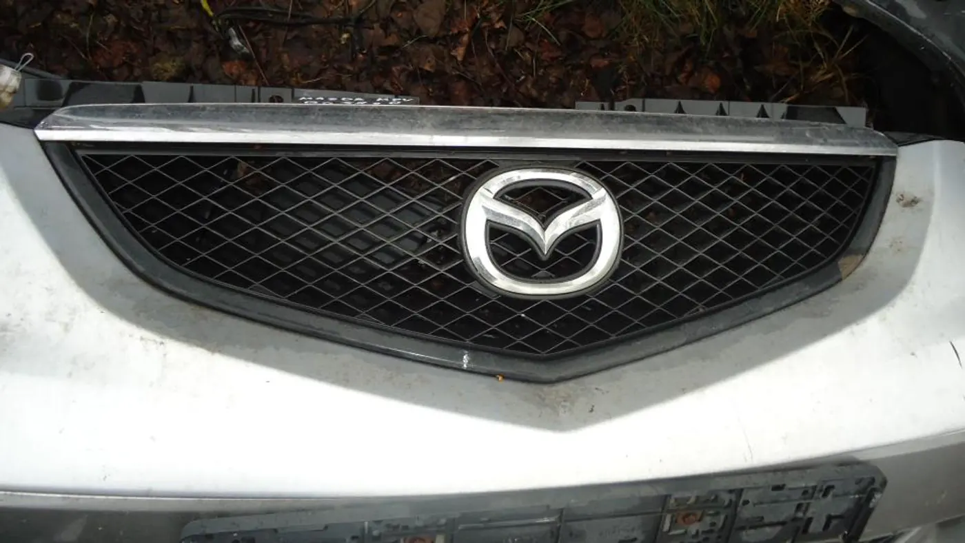 Решетка радиатора к Mazda MPV 1999