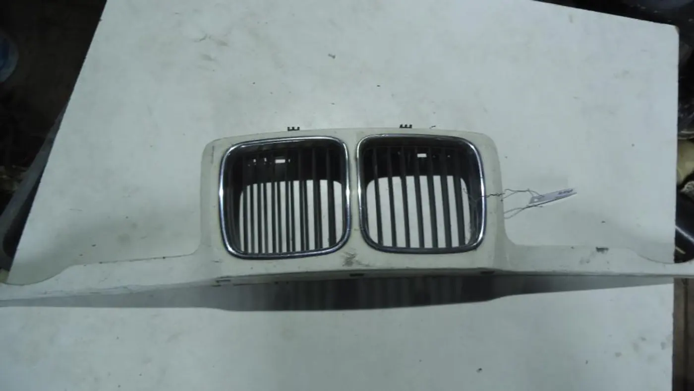 Решетка радиатора к BMW 5 1991