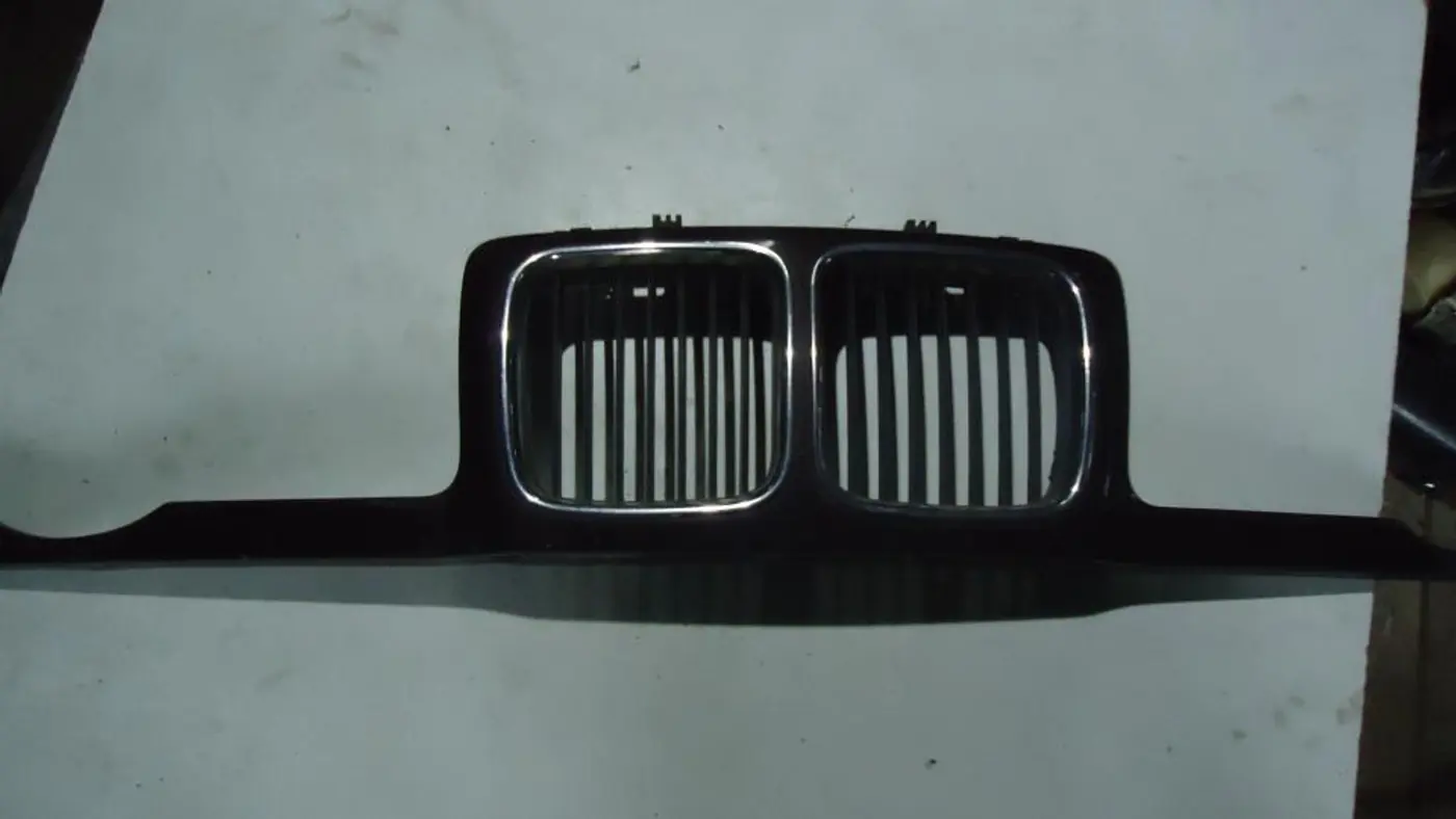 Решетка радиатора к BMW 5 1988