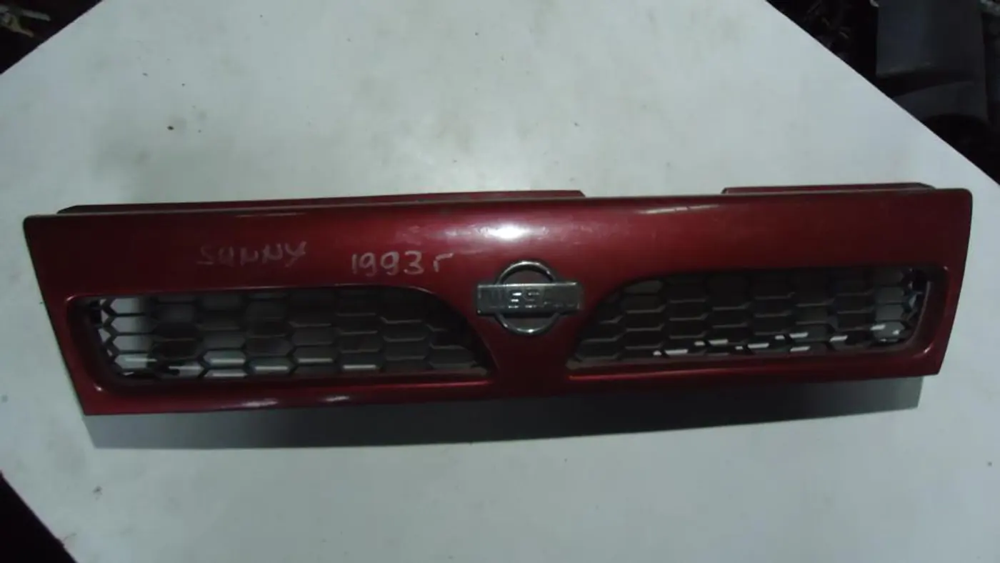 Решетка радиатора к Nissan Sunny 1993
