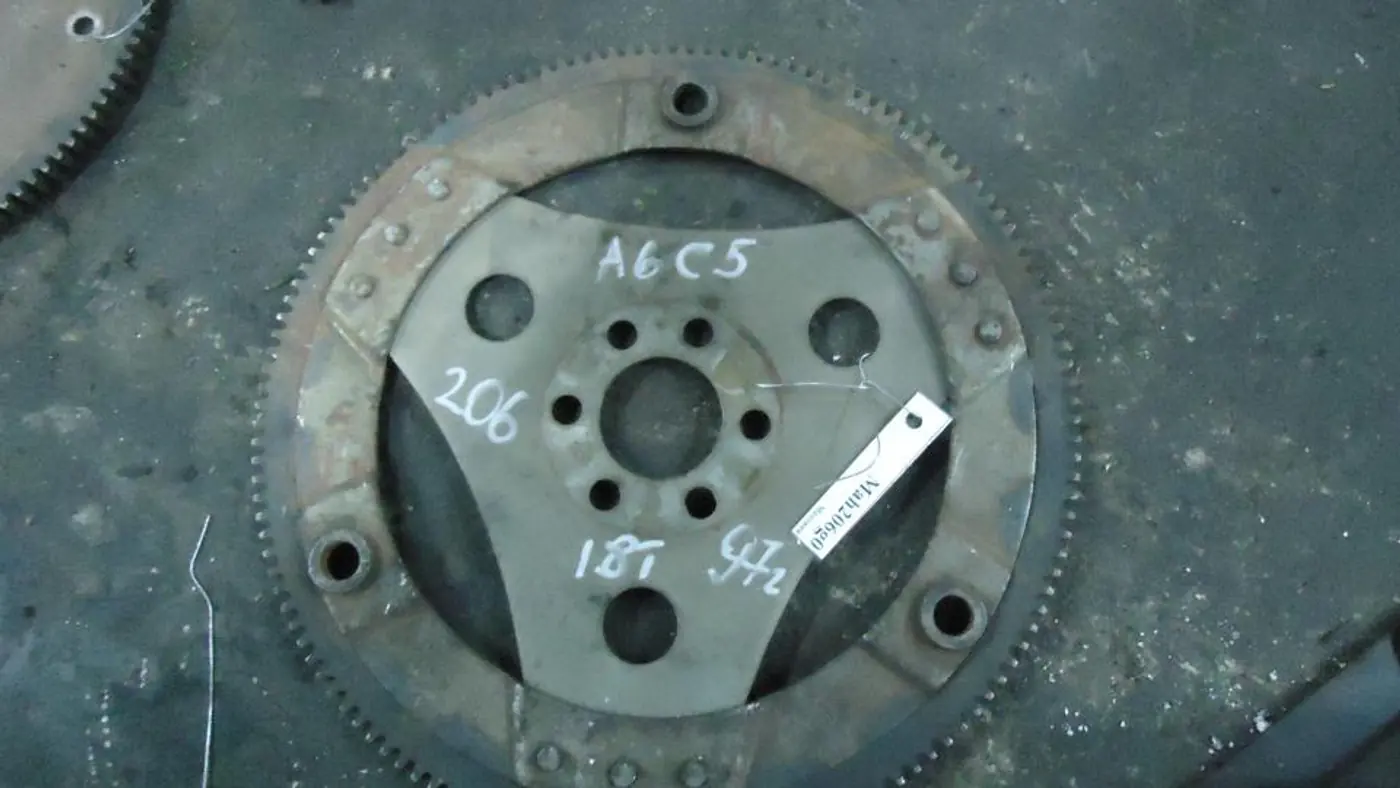 Маховик к Audi A6 1997