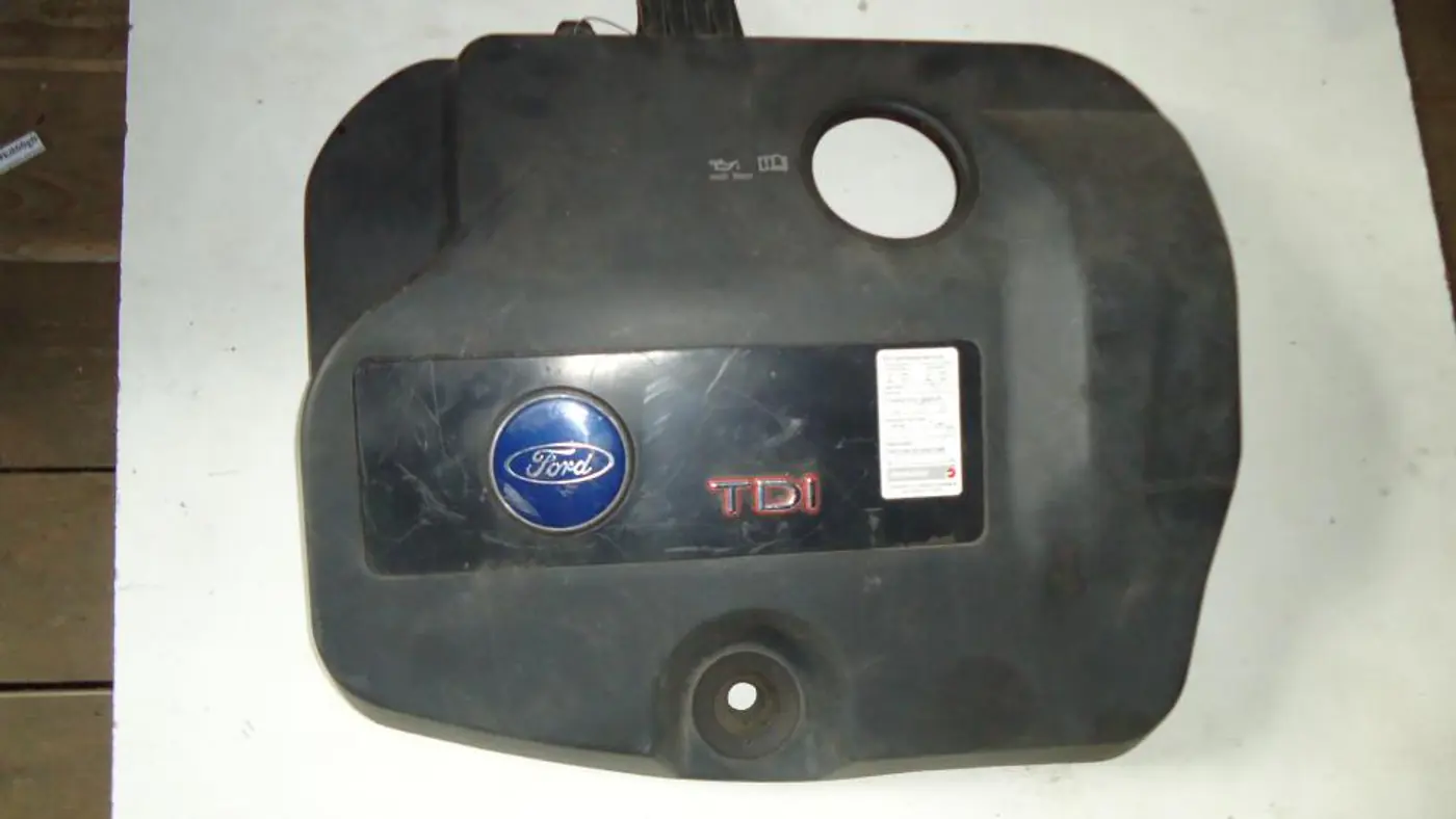 Декоративная крышка двигателя  к Ford Galaxy 2002