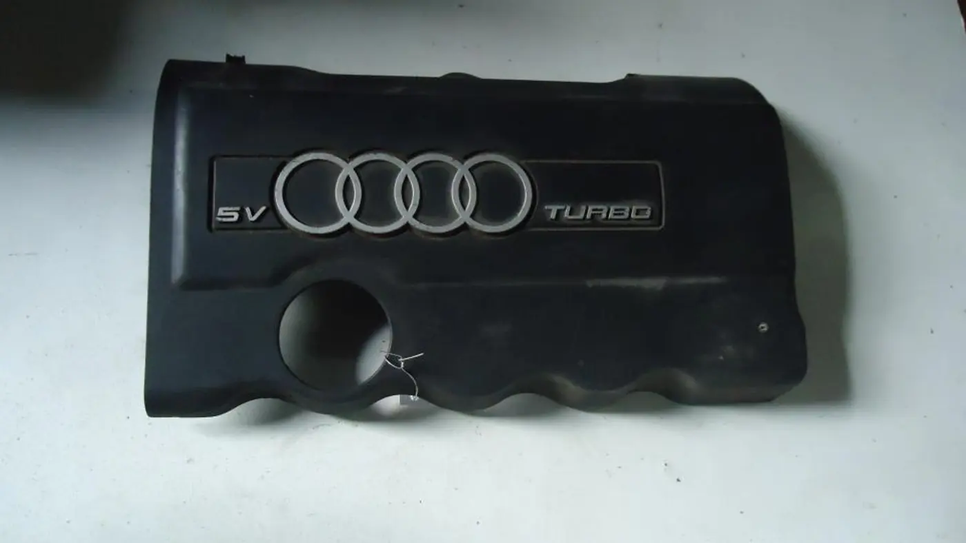 Декоративная крышка двигателя  к Audi A4 1996
