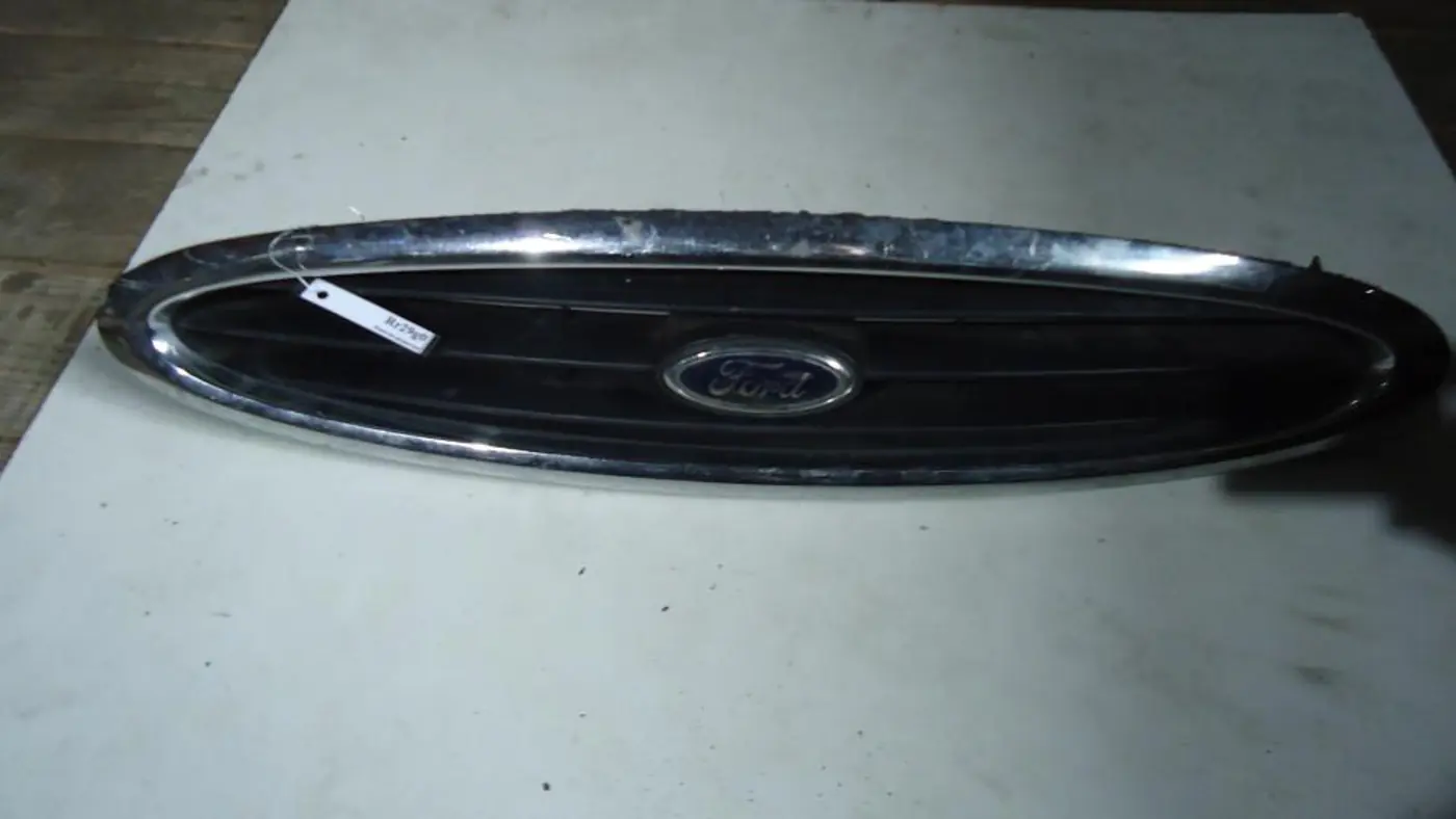 Решетка радиатора к Ford Mondeo 1997