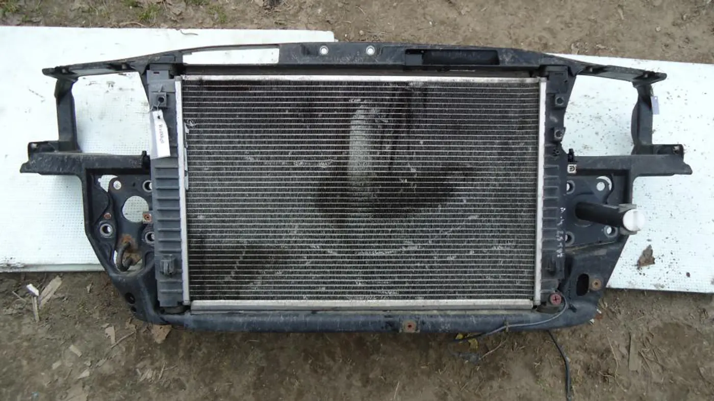 Передняя панель крепления облицовки (телевизор) к Audi A4 1996