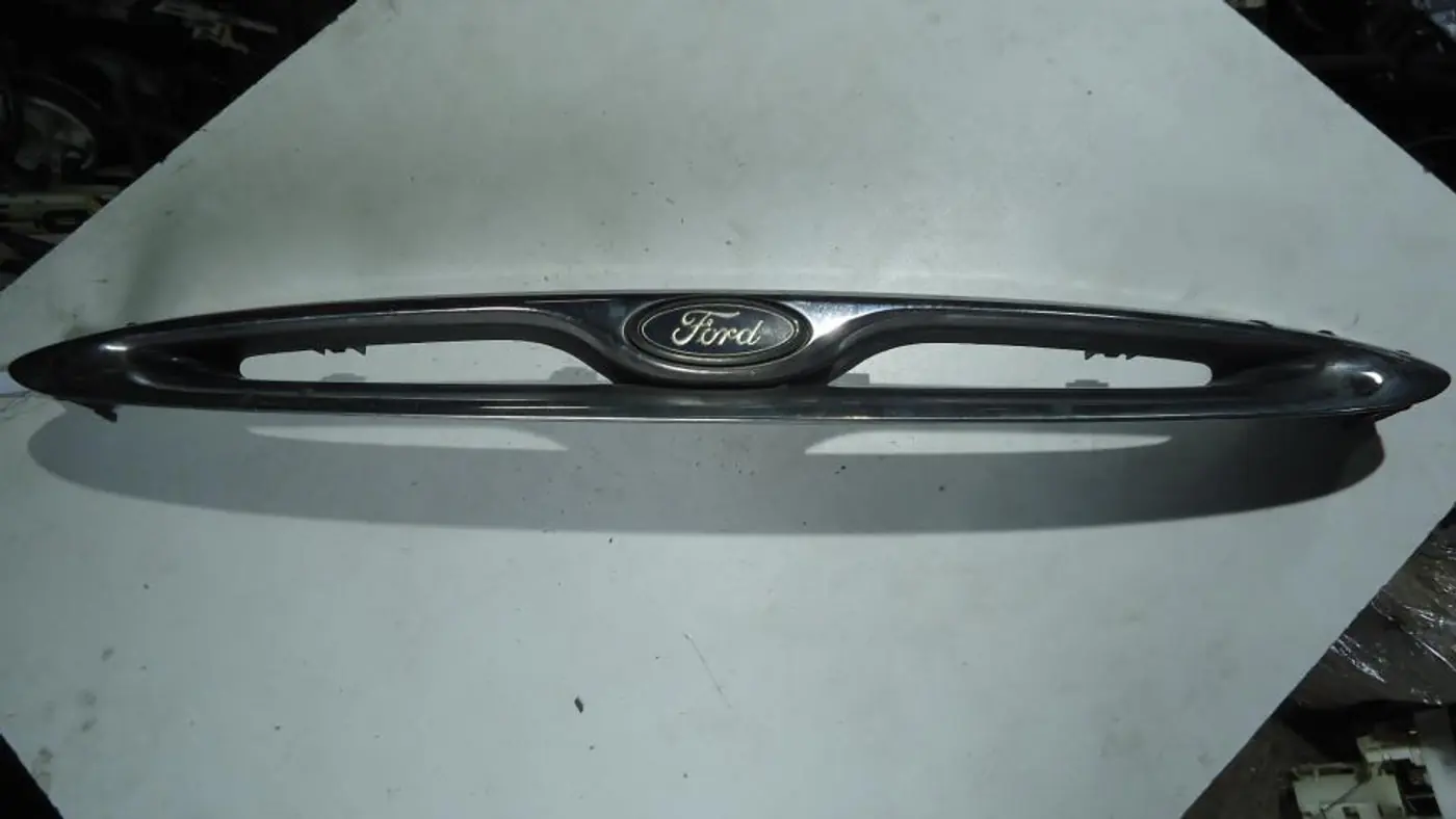 Решетка радиатора к Ford Escort 1995