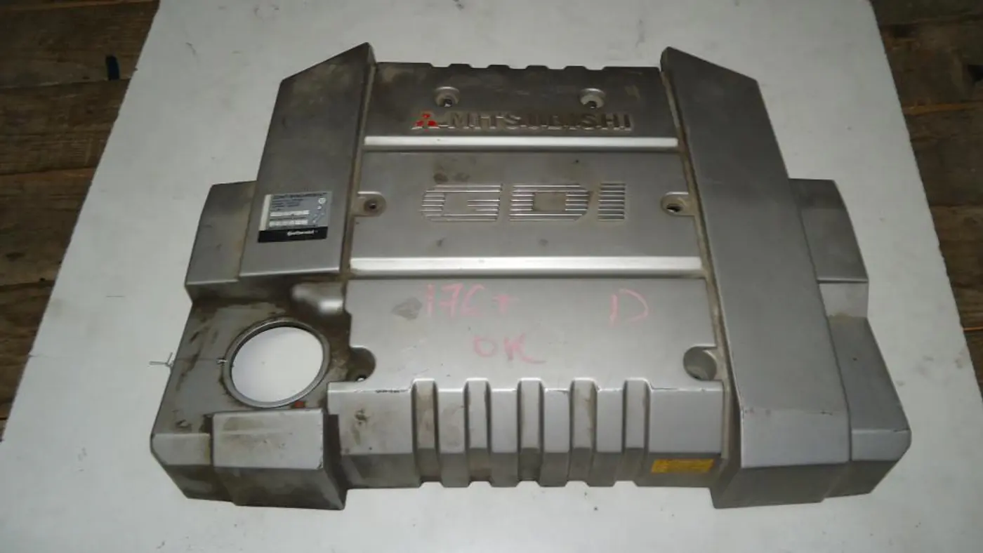Декоративная крышка двигателя  к Mitsubishi Carisma 1997