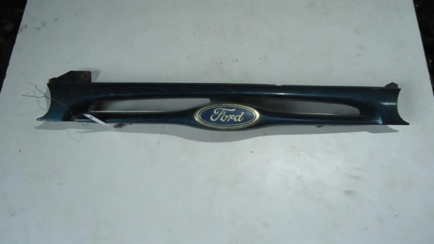Решетка радиатора к Ford Mondeo 1993