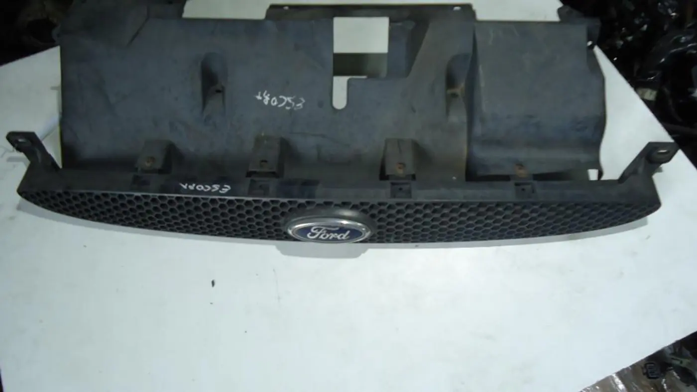 Решетка радиатора к Ford Escort 1996