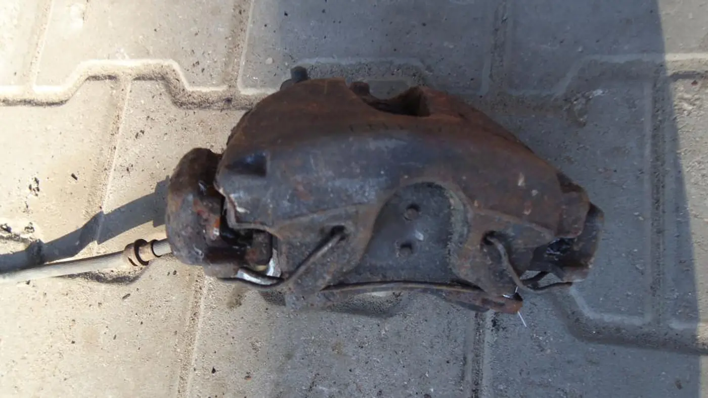 Суппорт передний правый к Opel Astra 2002