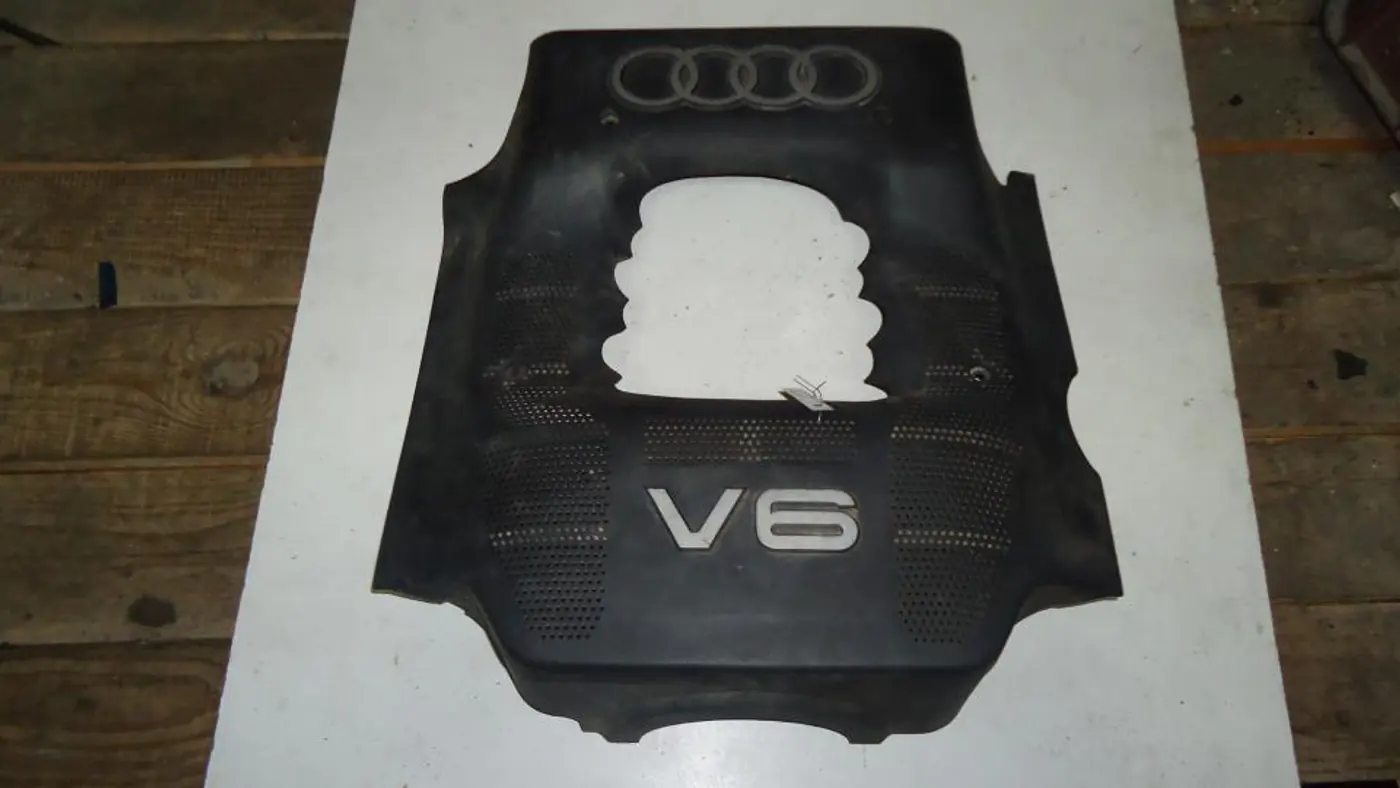 Декоративная крышка двигателя  к Audi A4 1998