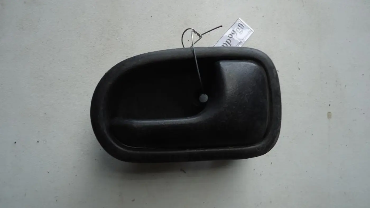 Ручка внутренняя передняя правая к Mazda 626 1995