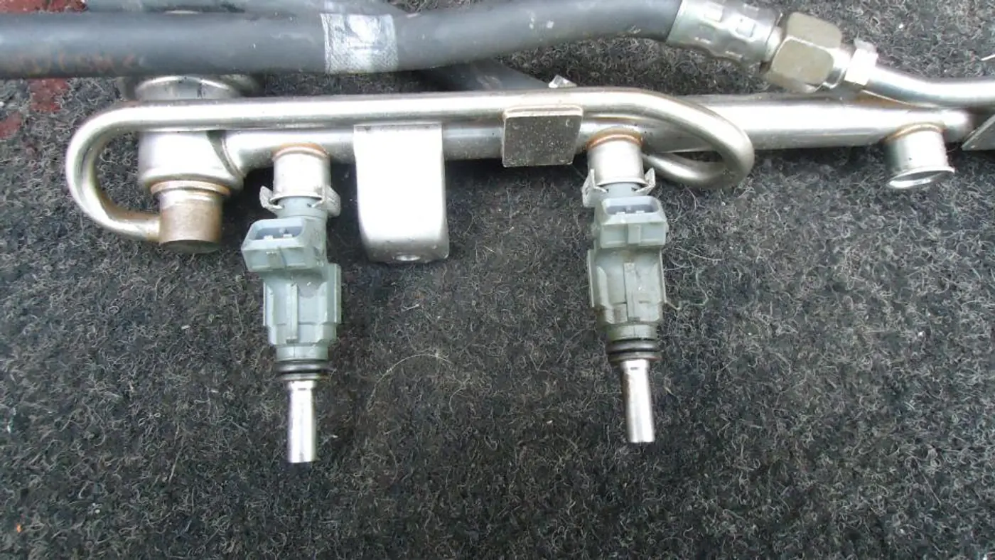 Форсунка к Audi A4 2000