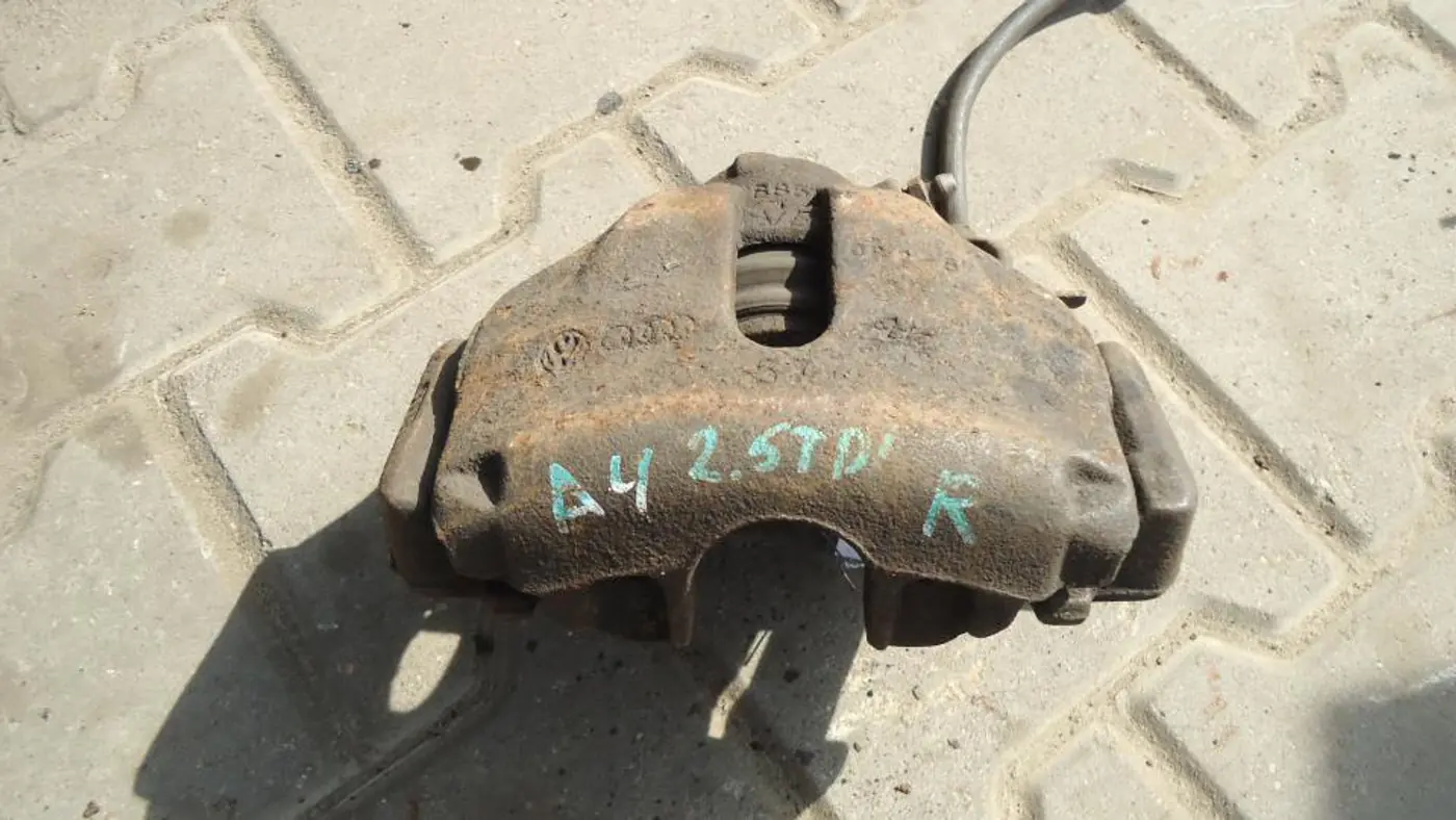 Суппорт передний правый к Audi A6 1998
