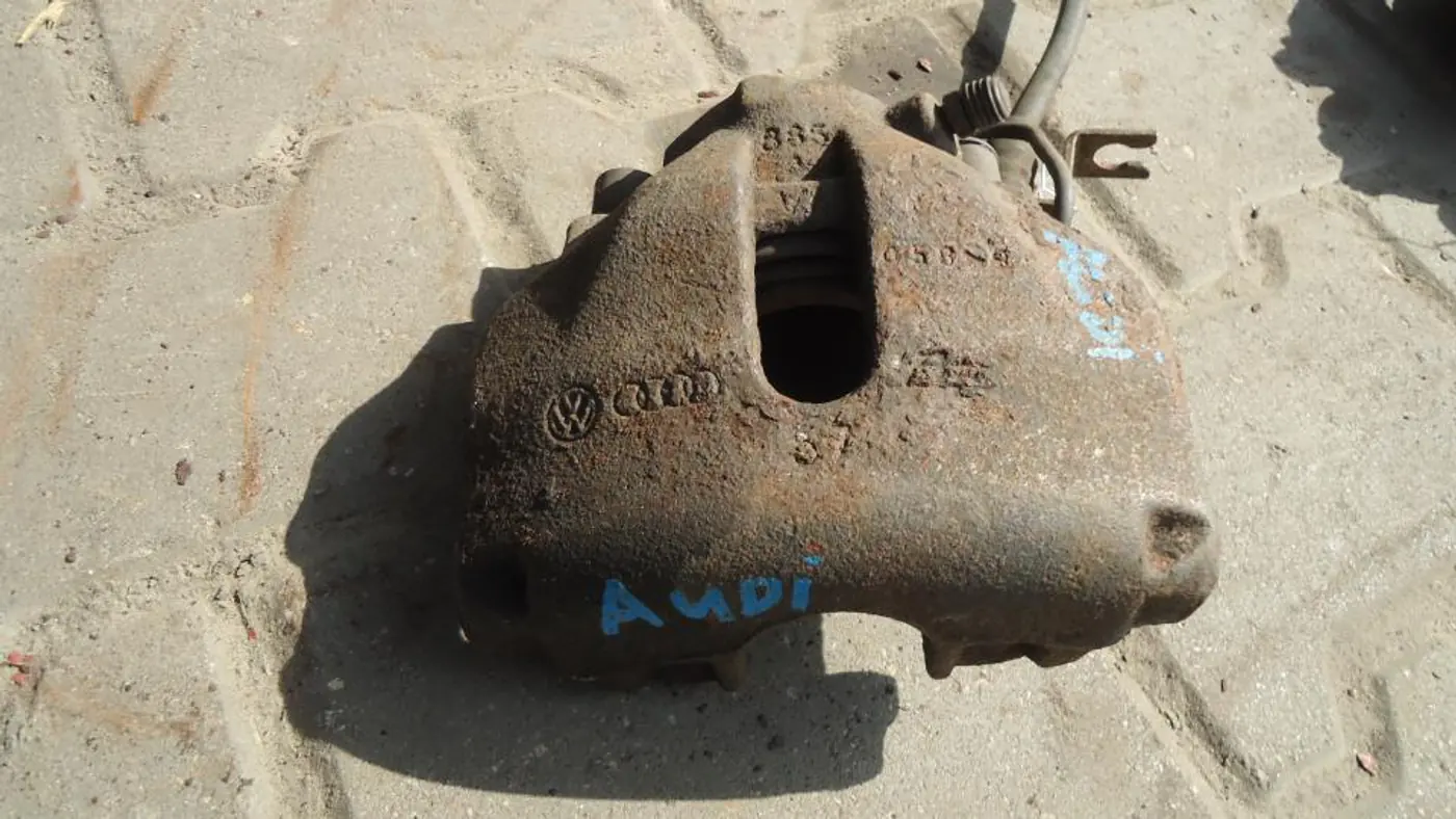 Суппорт передний правый к Audi A4 1998