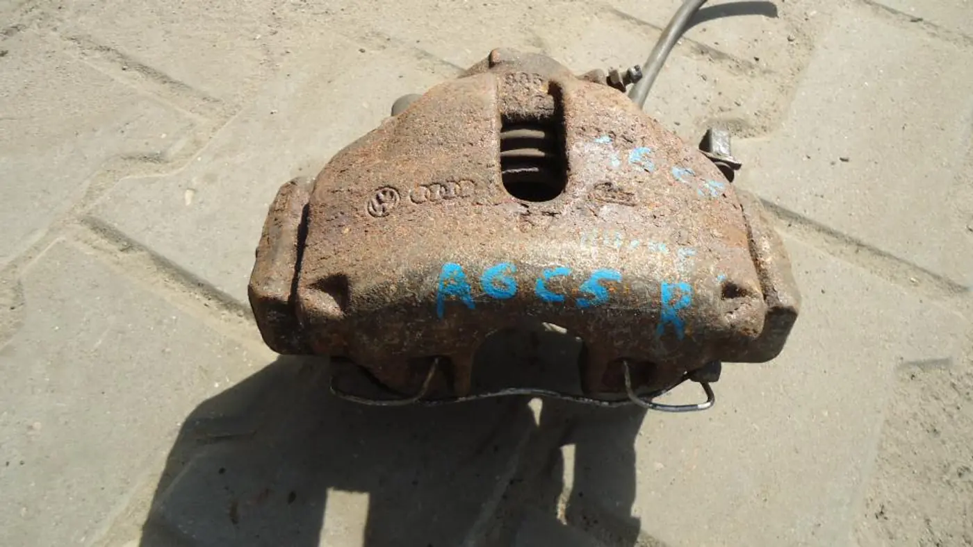 Суппорт передний правый к Audi A6 2003