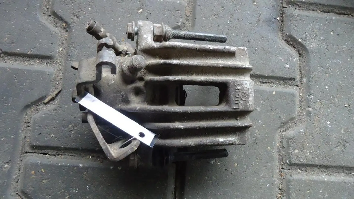 Суппорт задний правый к Audi A4 2004