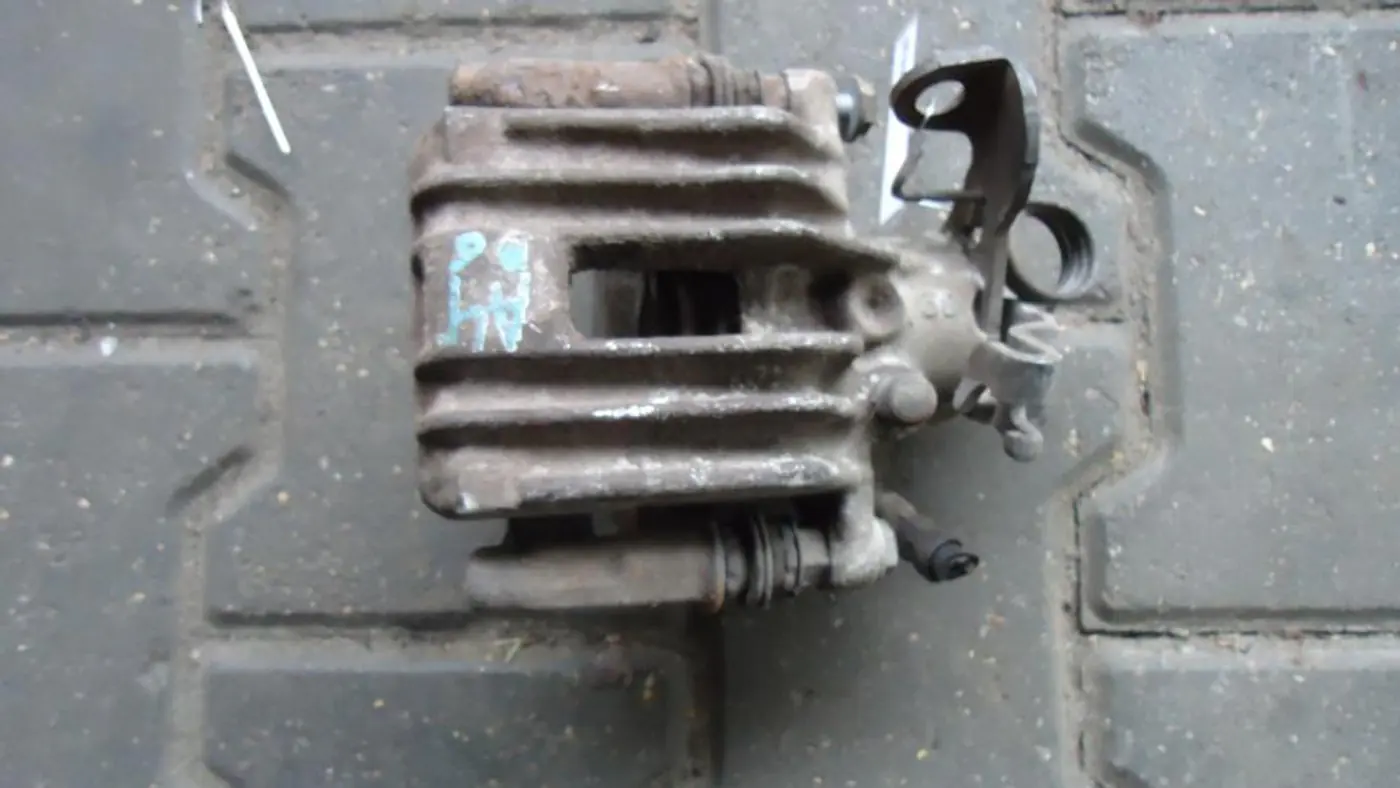 Суппорт задний правый к Audi A4 2003
