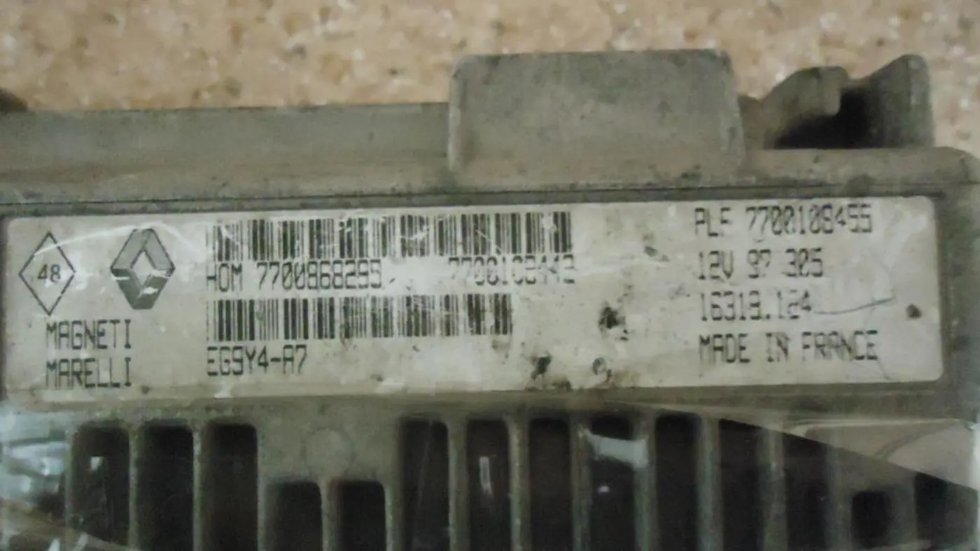Блок управления двигателем к Renault Clio 1991