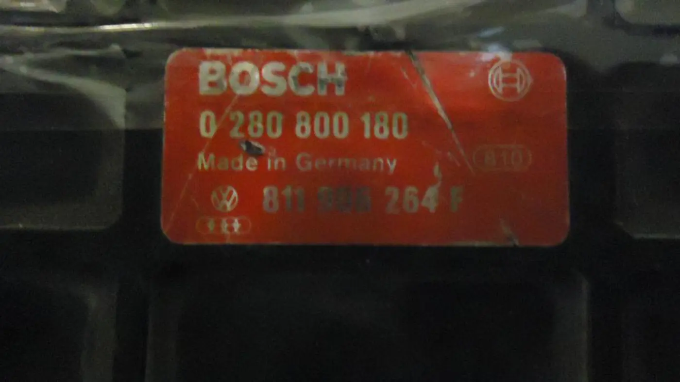 Блок управления двигателем к Audi 80 1990