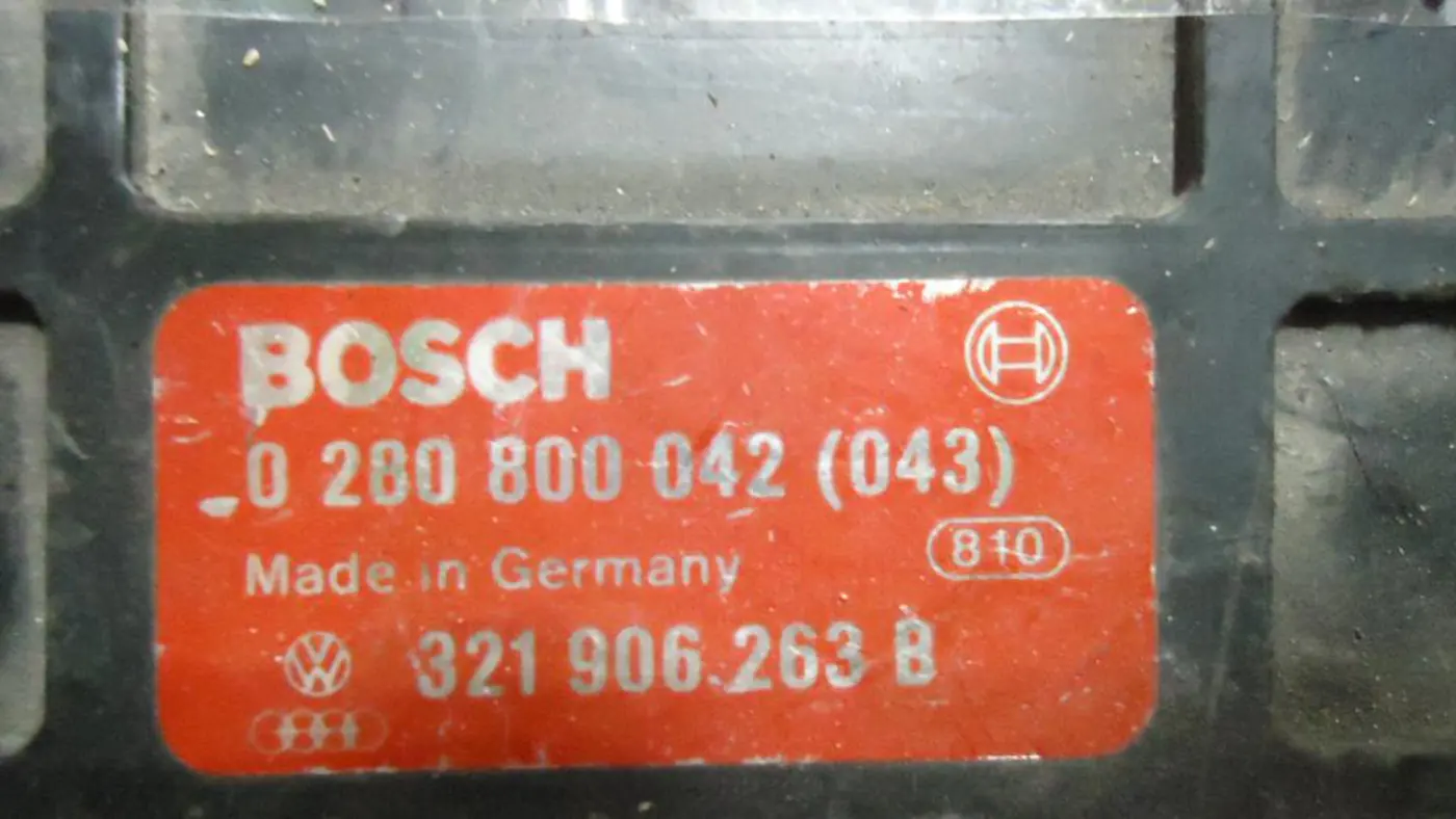 Блок управления двигателем к Audi 100 1989