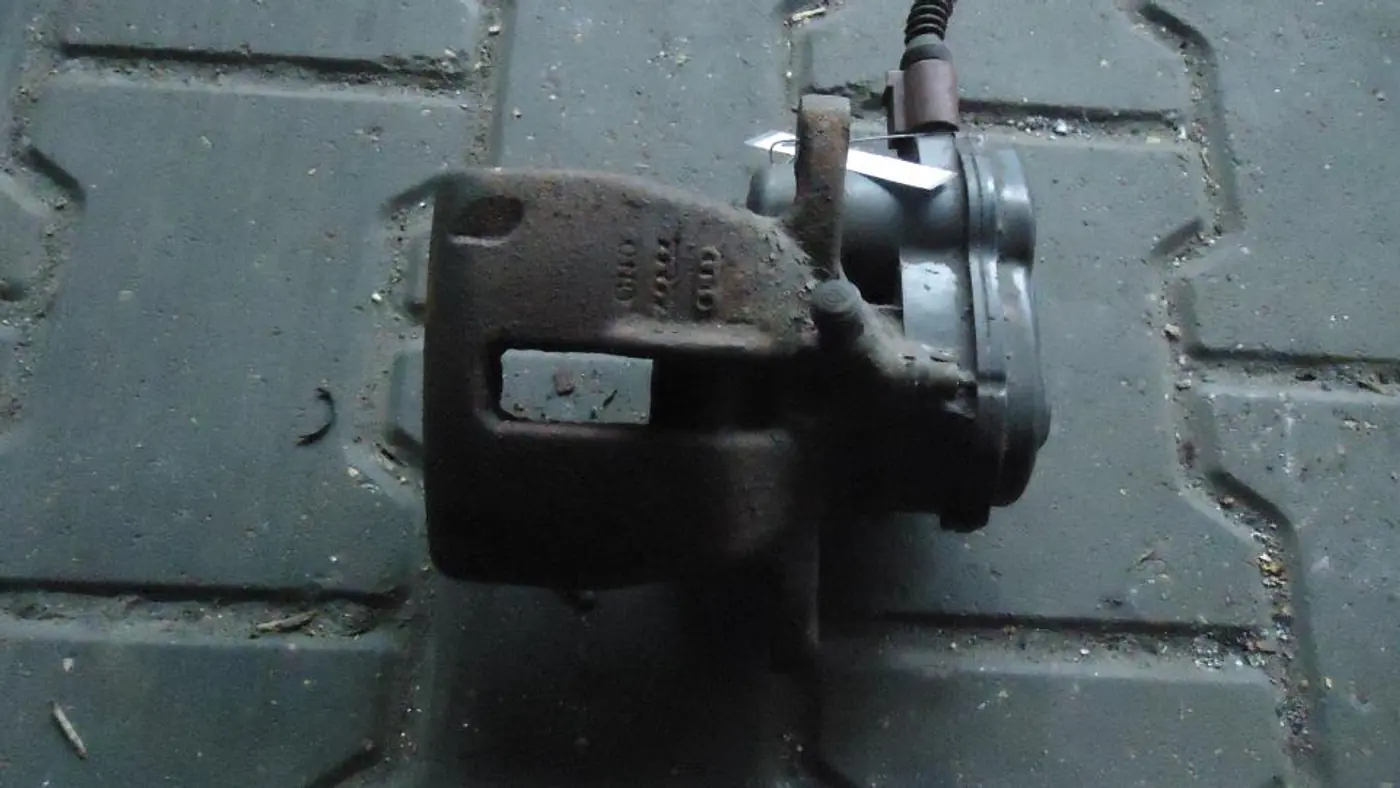 Суппорт задний правый к Audi A4 2008