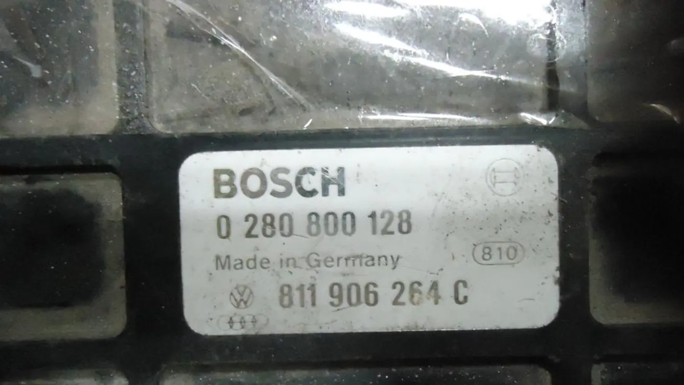 Блок управления двигателем к Audi 100 1989