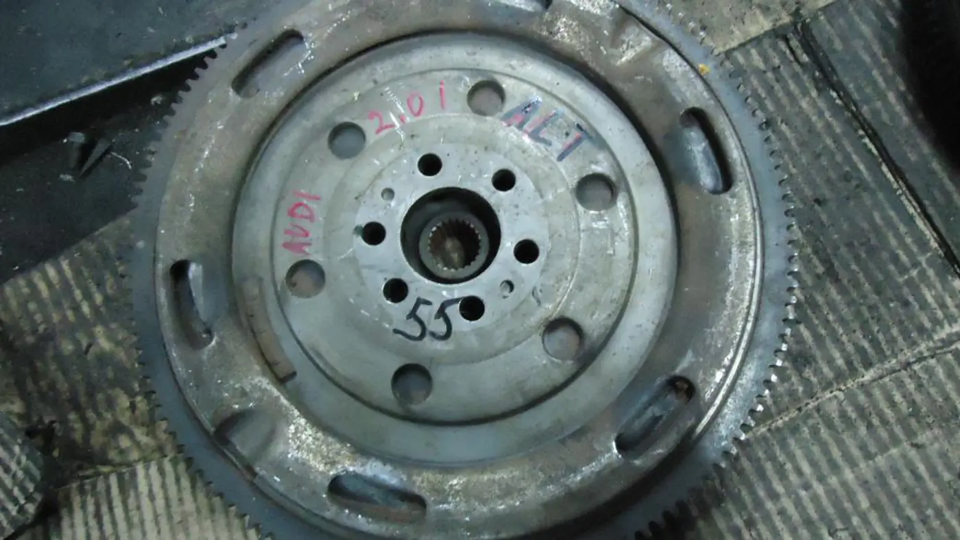 Маховик к Audi A6 2001