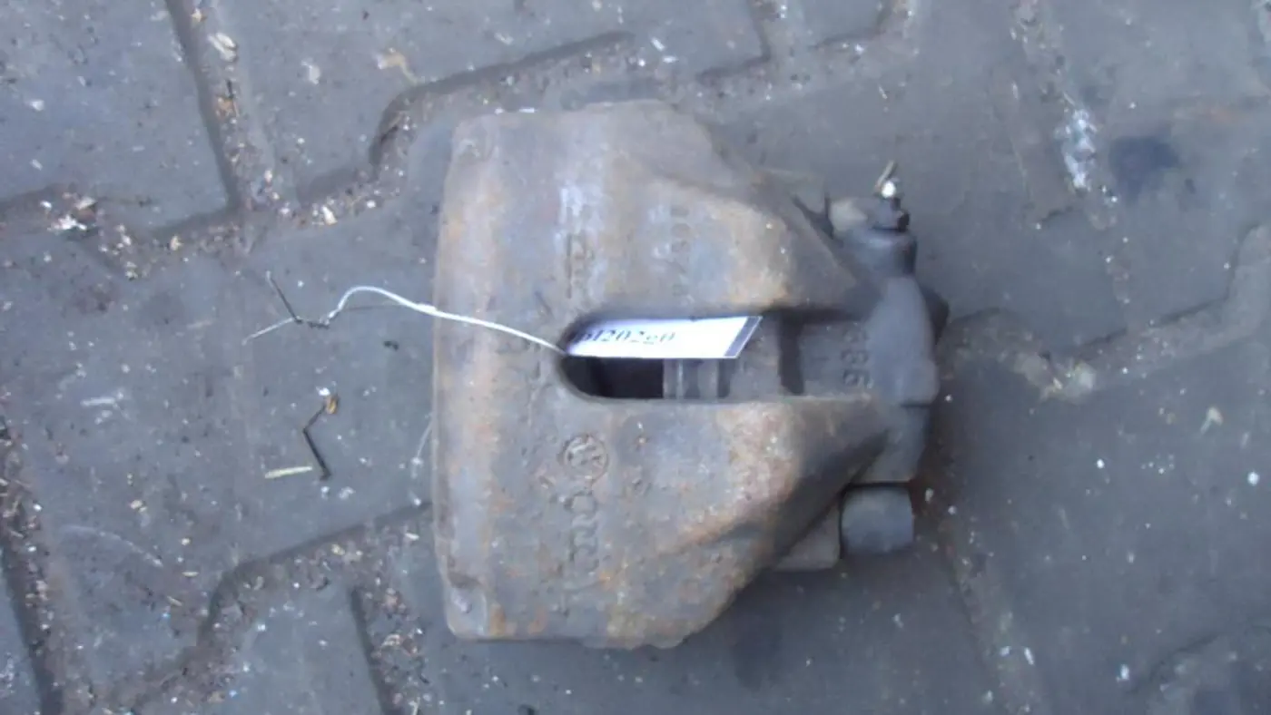 Суппорт передний левый к Audi A4 1997