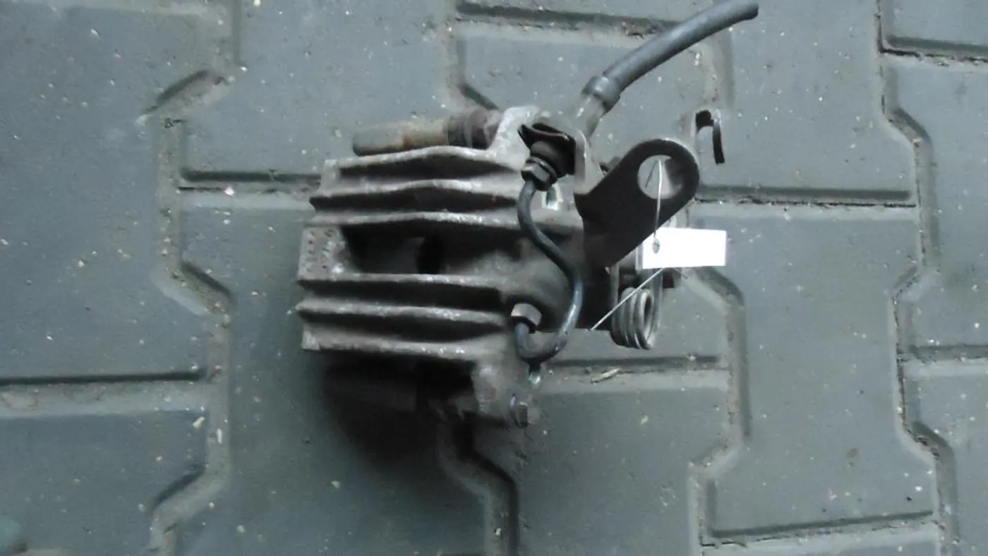 Суппорт задний правый к Audi A3 2005