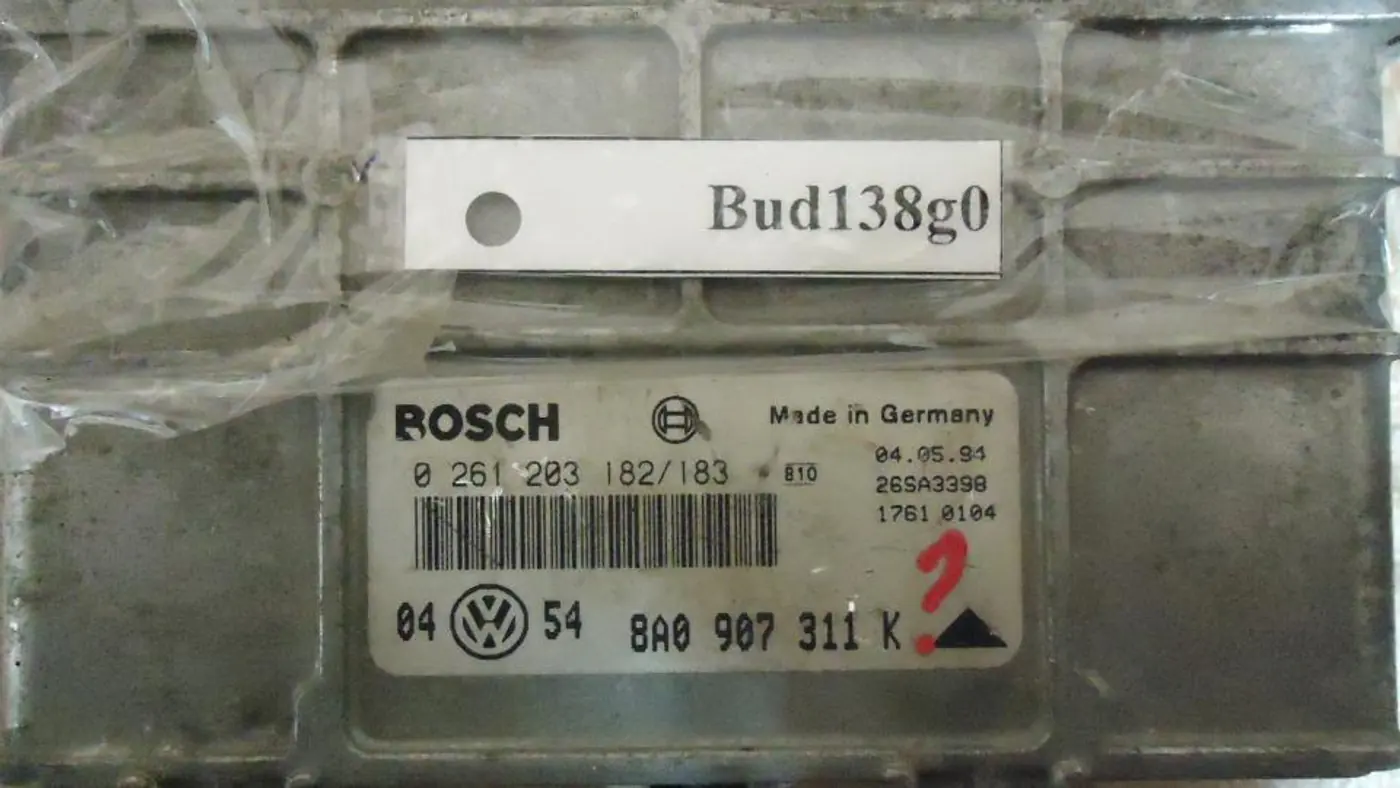 Блок управления двигателем к Audi 80 1994
