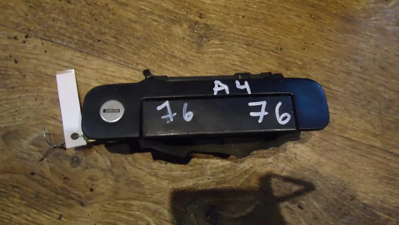 Ручка наружная передняя правая к Audi A4 1996