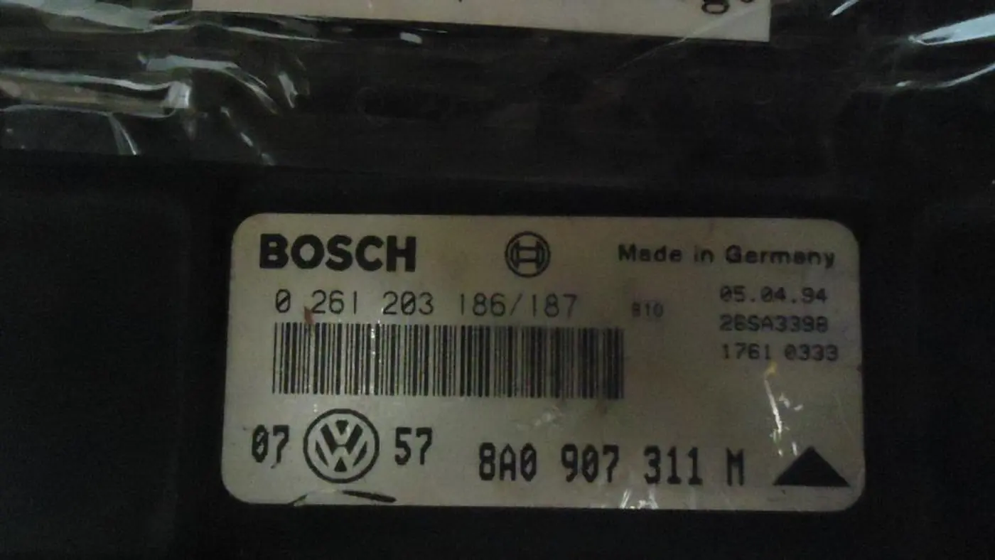 Блок управления двигателем к Volkswagen Golf 1994