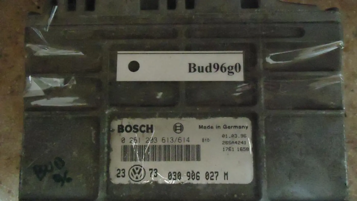 Блок управления двигателем к Volkswagen Golf 1996