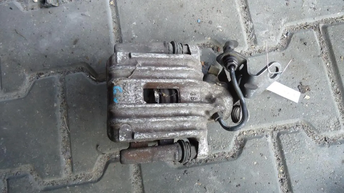 Суппорт задний правый к Audi A3 2006