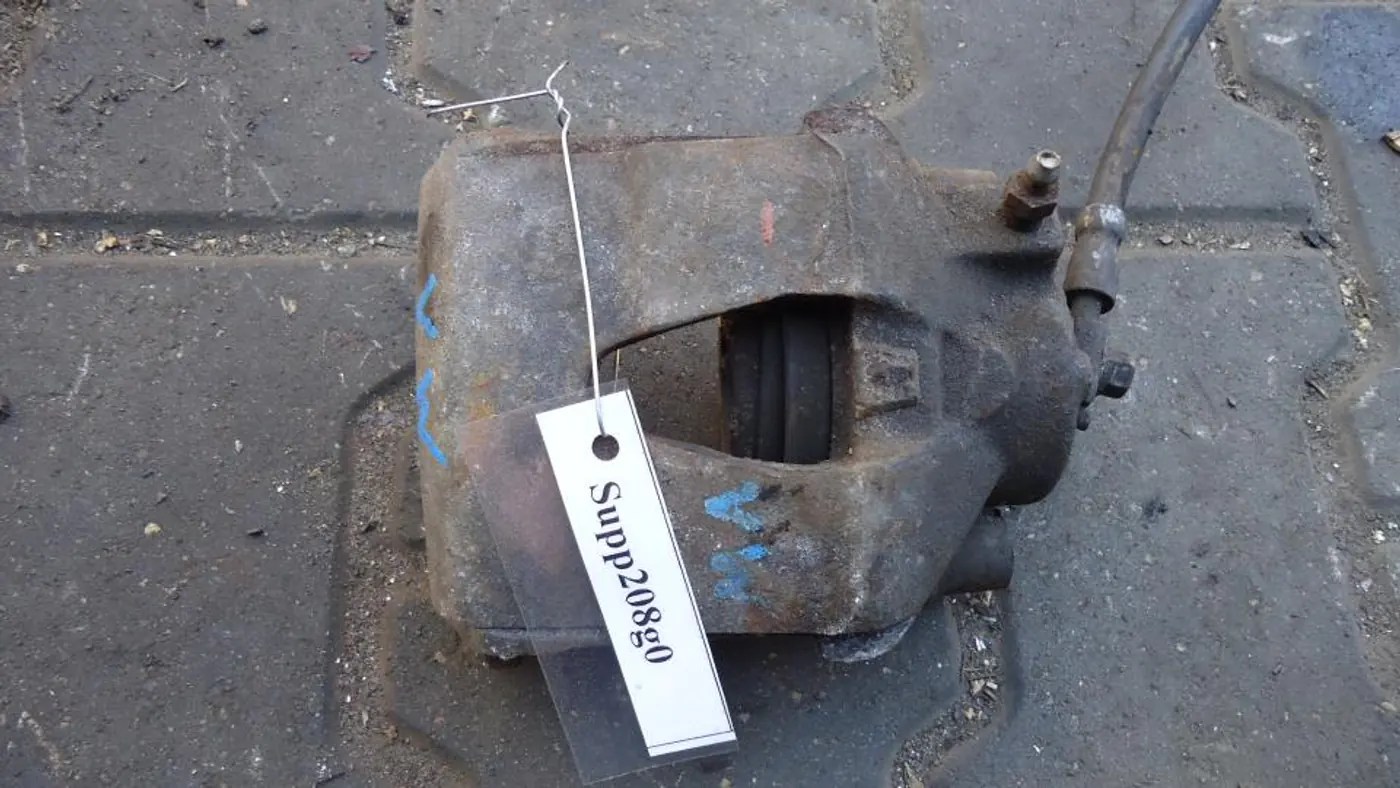 Суппорт передний правый к Volkswagen Golf 2000