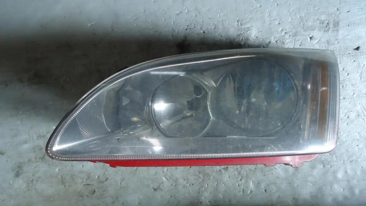 Фара левая к Ford Focus 2006