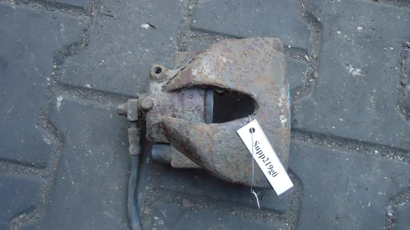 Суппорт передний правый к Opel Vectra 1997