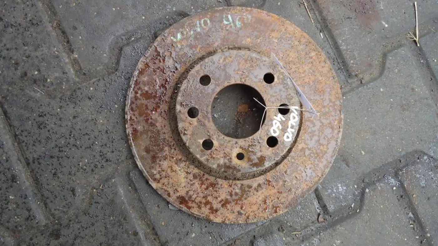 Диск тормозной передний к Volvo 460 1994