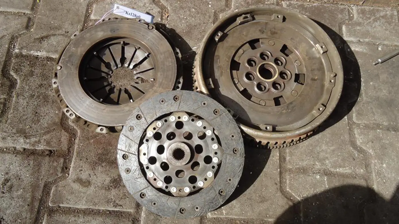 Комплект сцепления к Mitsubishi Carisma 2001