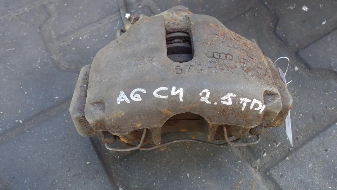 Суппорт передний правый к Audi A6 1994
