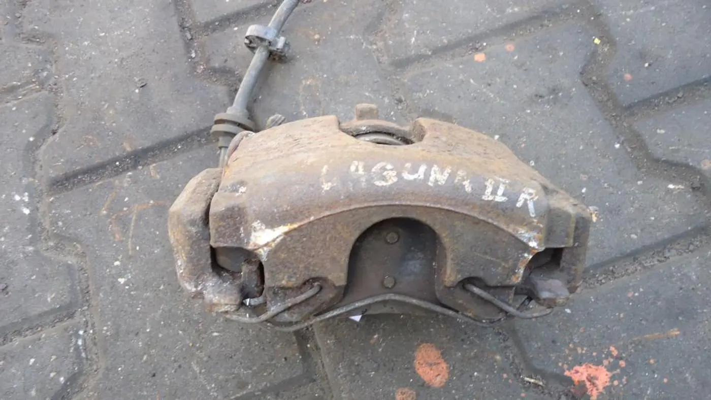 Суппорт передний правый к Renault Laguna 2002
