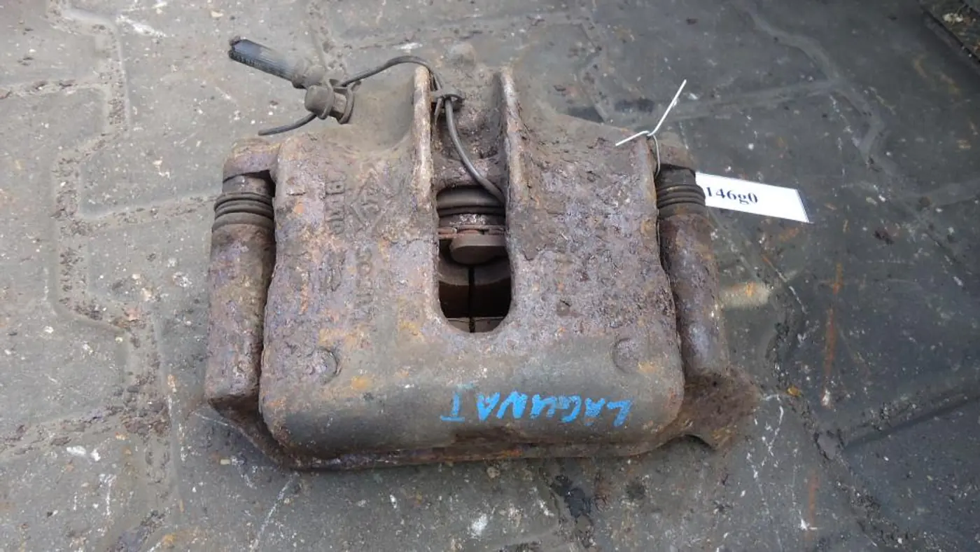Суппорт передний правый к Renault Laguna 1996