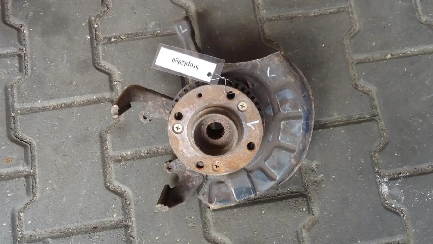 Ступица передняя левая к SEAT Ibiza 1996
