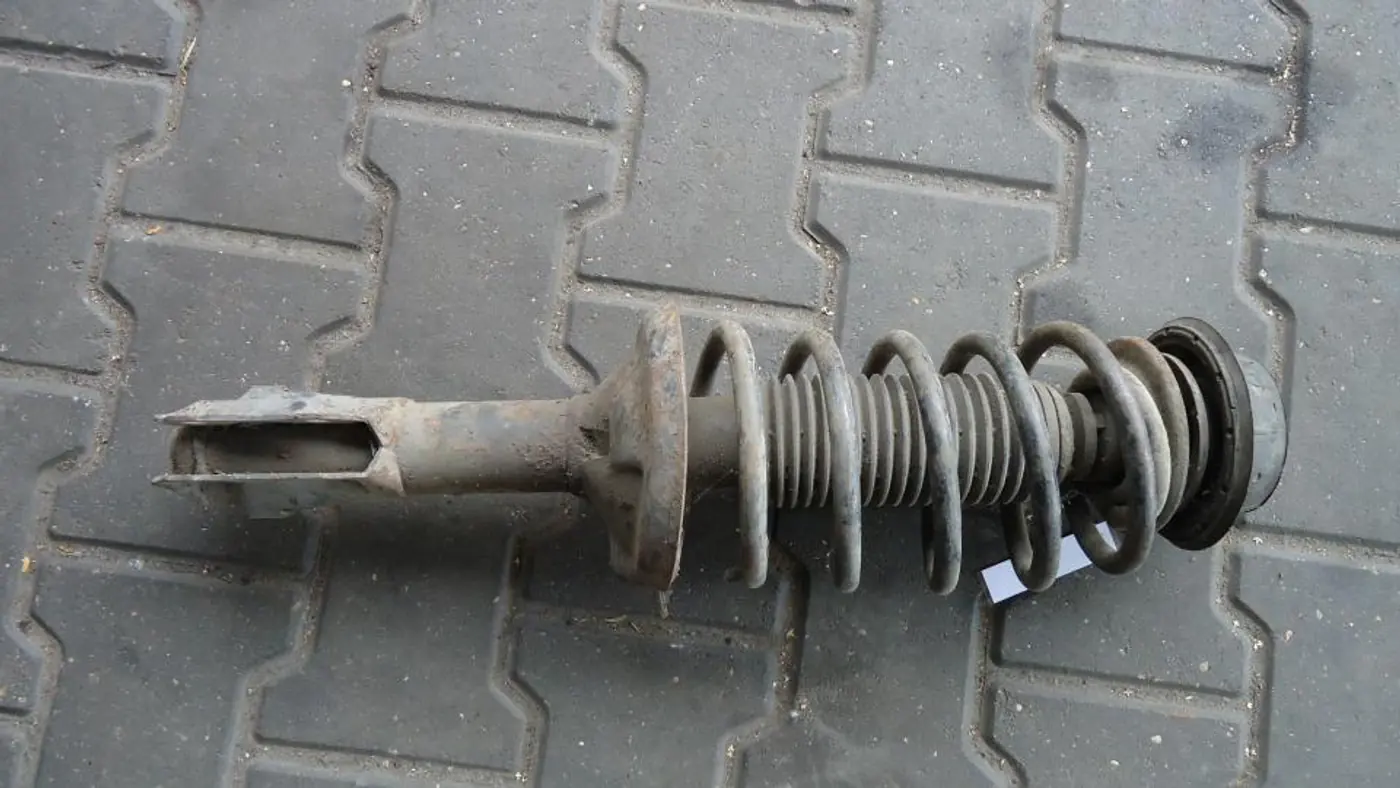 Стойка передняя правая к SEAT Toledo 1993