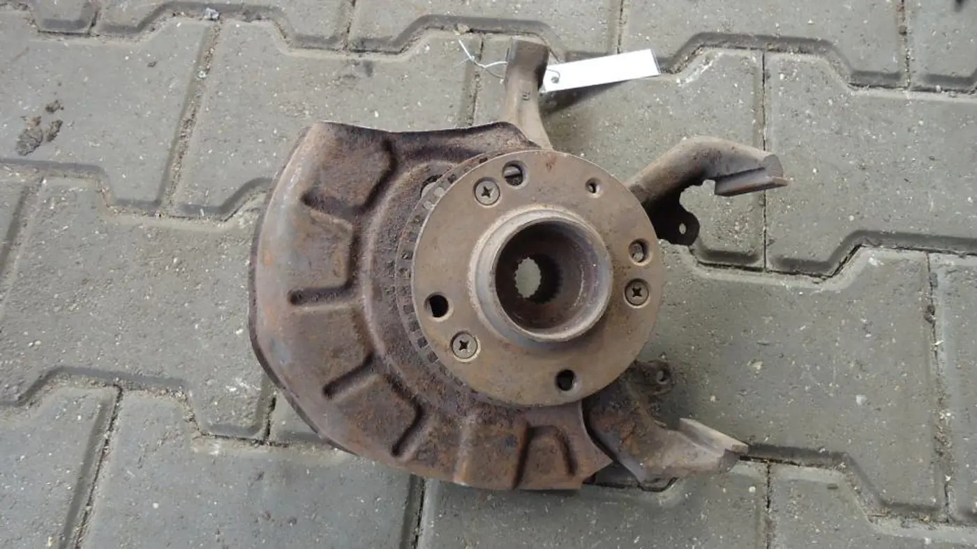 Ступица передняя правая к SEAT Cordoba 1996