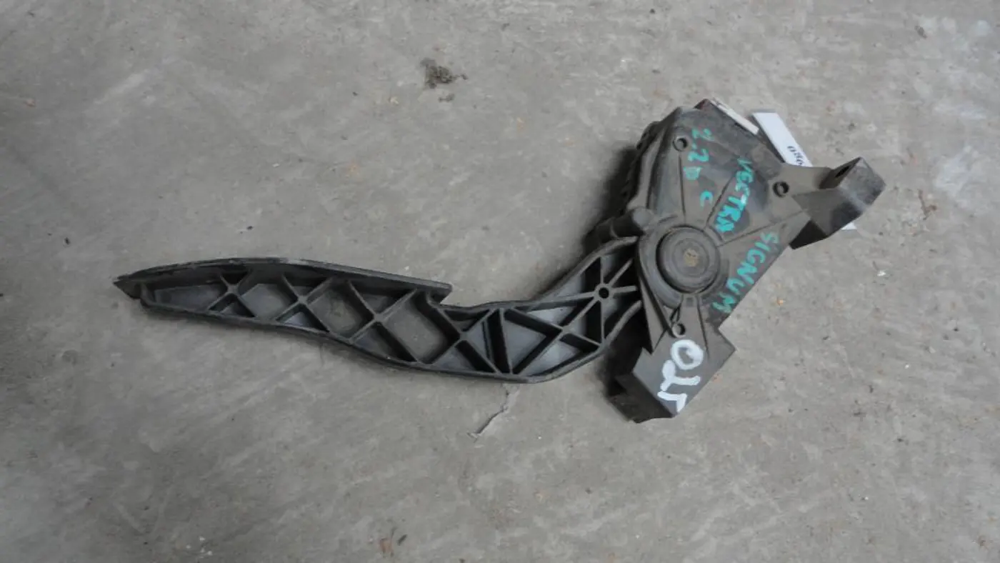 Педаль газа к Opel Signum 2003