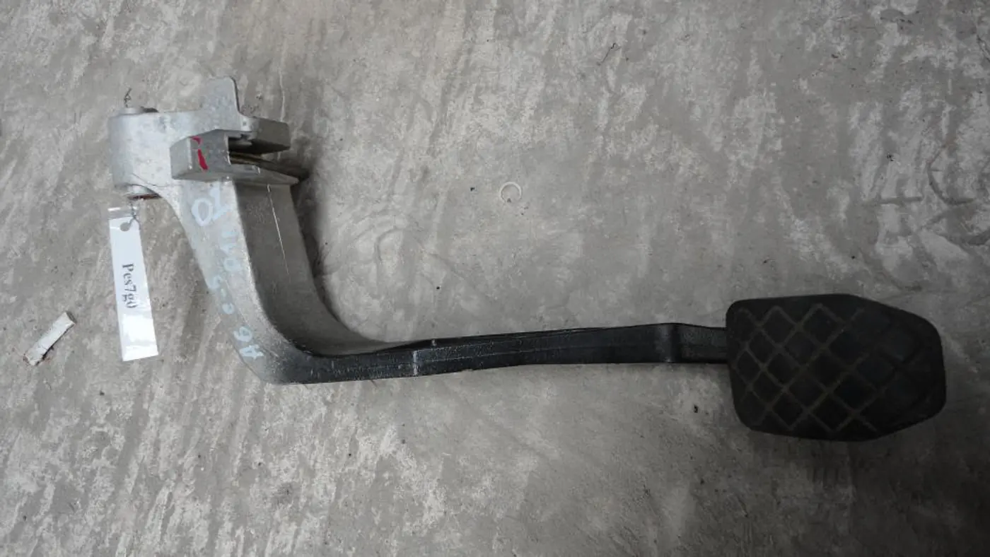 Педаль сцепления к Audi A6 2001